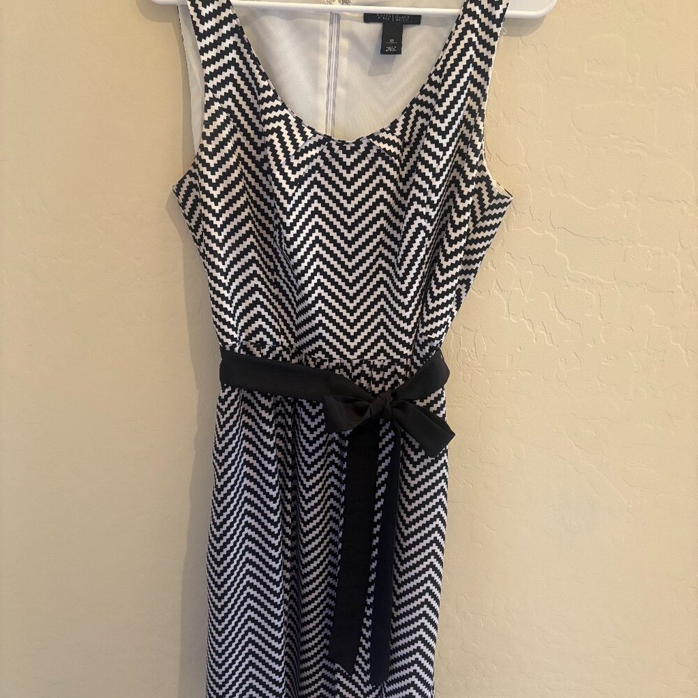 Stunning black and white herringbone dress - Size 12